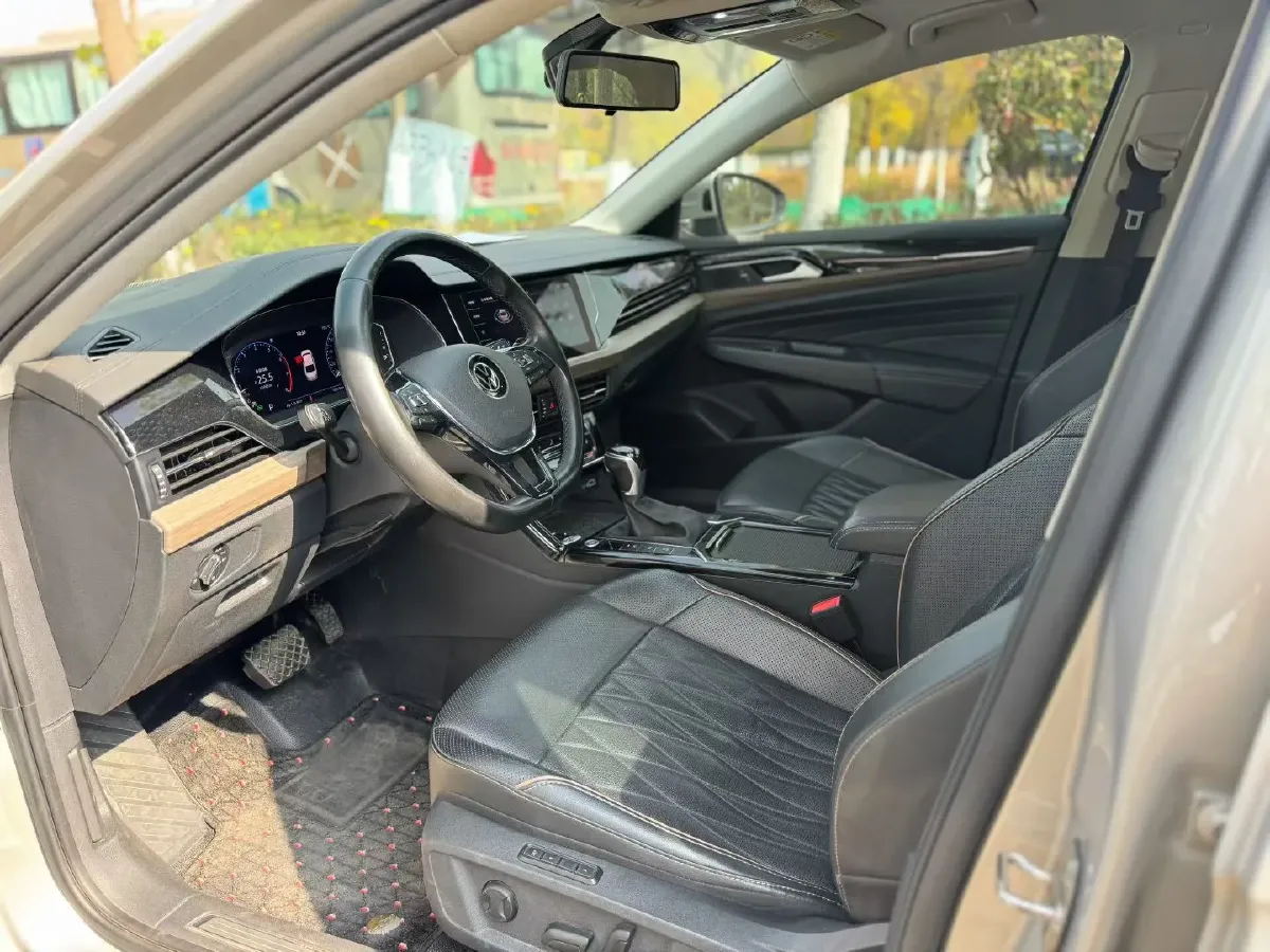 2020 Volkswagen Passat 2.0T 186HP L4 7DCT,autocango,china used car exporter,china ev exporter,chinese used car exporter,chinese used ev exporter