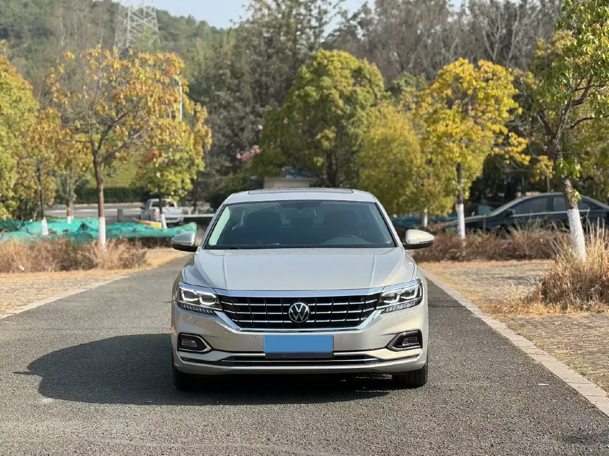2020 Volkswagen Passat 2.0T 186HP L4 7DCT,autocango,china used car exporter,china ev exporter,chinese used car exporter,chinese used ev exporter