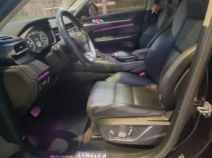 2021 LYNK&CO 01 2.0T 218HP L4 8AT,autocango,china used car exporter,china ev exporter,chinese used car exporter,chinese used ev exporter