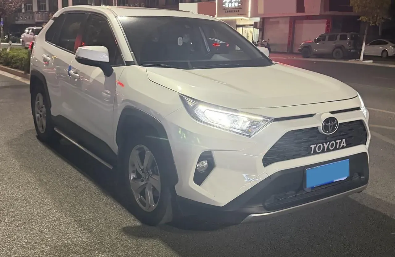 2022 Toyota RAV4 2.0L 171HP L4 CVT,autocango,china used car exporter,china ev exporter,chinese used car exporter,chinese used ev exporter