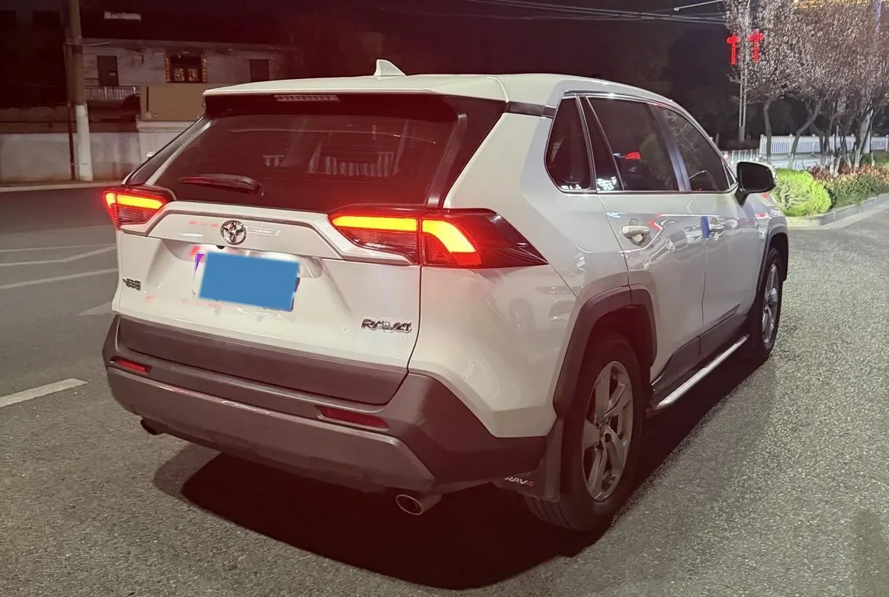 2022 Toyota RAV4 2.0L 171HP L4 CVT,autocango,china used car exporter,china ev exporter,chinese used car exporter,chinese used ev exporter