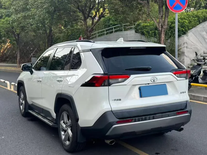 2020 Toyota RAV4 2.0L 171HP L4 CVT,autocango,china used car exporter,china ev exporter,chinese used car exporter,chinese used ev exporter