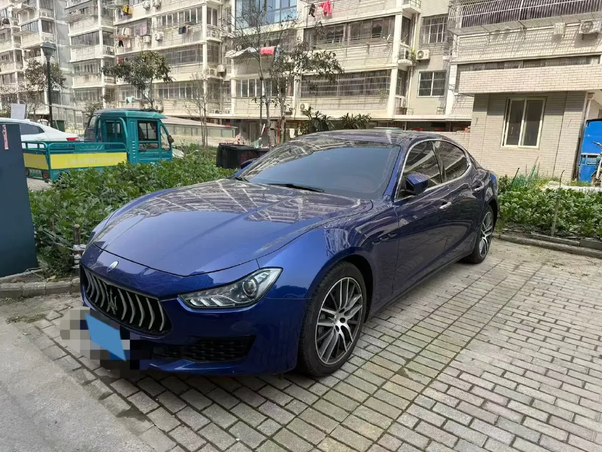 2021 Maserati Ghibli 2.0T 330HP L4 8AT,autocango,china used car exporter,china ev exporter,chinese used car exporter,chinese used ev exporter