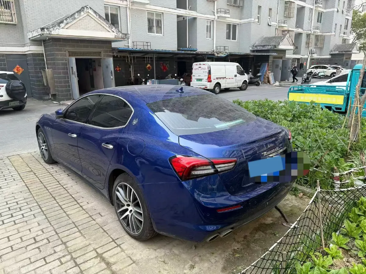 2021 Maserati Ghibli 2.0T 330HP L4 8AT,autocango,china used car exporter,china ev exporter,chinese used car exporter,chinese used ev exporter