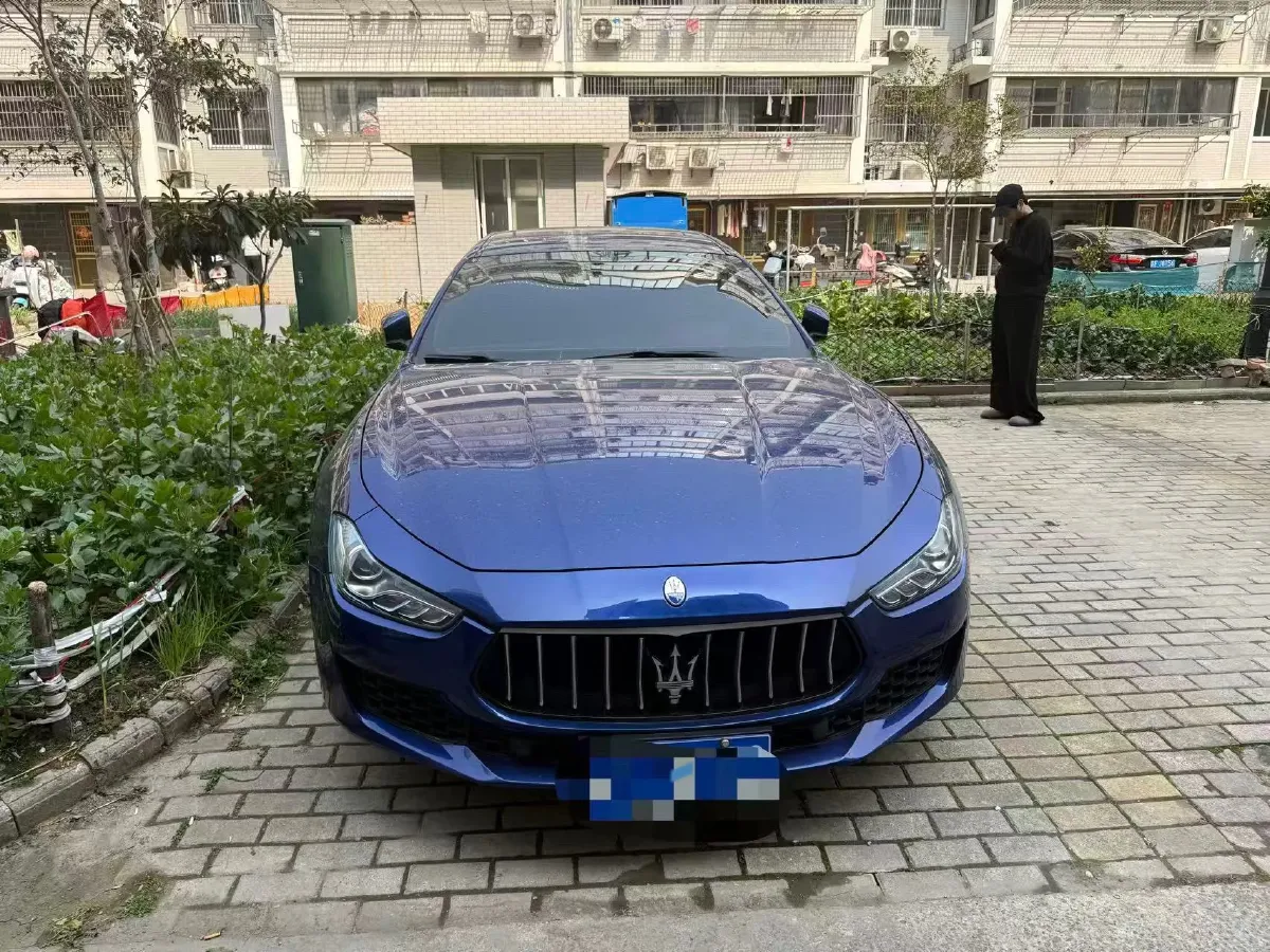 2021 Maserati Ghibli 2.0T 330HP L4 8AT,autocango,china used car exporter,china ev exporter,chinese used car exporter,chinese used ev exporter