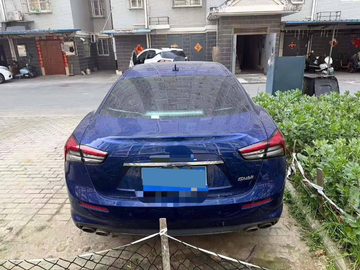 2021 Maserati Ghibli 2.0T 330HP L4 8AT,autocango,china used car exporter,china ev exporter,chinese used car exporter,chinese used ev exporter
