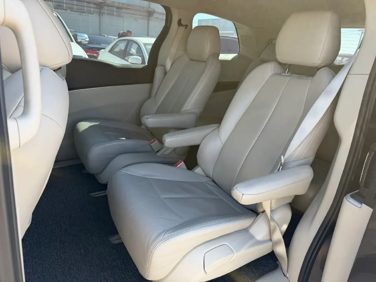 2022 Buick GL8 2.0T 237HP L4 9AT,autocango,china used car exporter,china ev exporter,chinese used car exporter,chinese used ev exporter