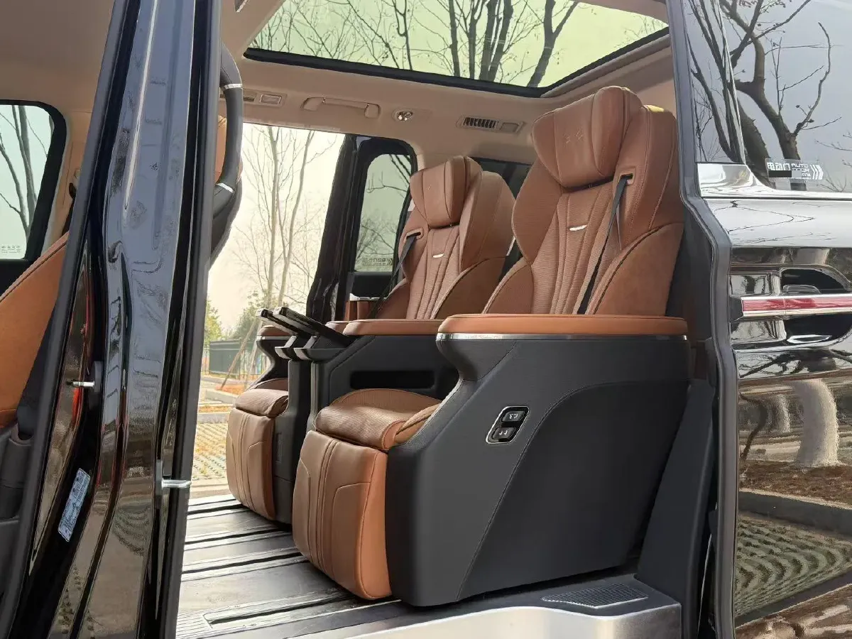 2023 HongQi HQ9 2.0T 252HP L4 8AT,autocango,china used car exporter,china ev exporter,chinese used car exporter,chinese used ev exporter