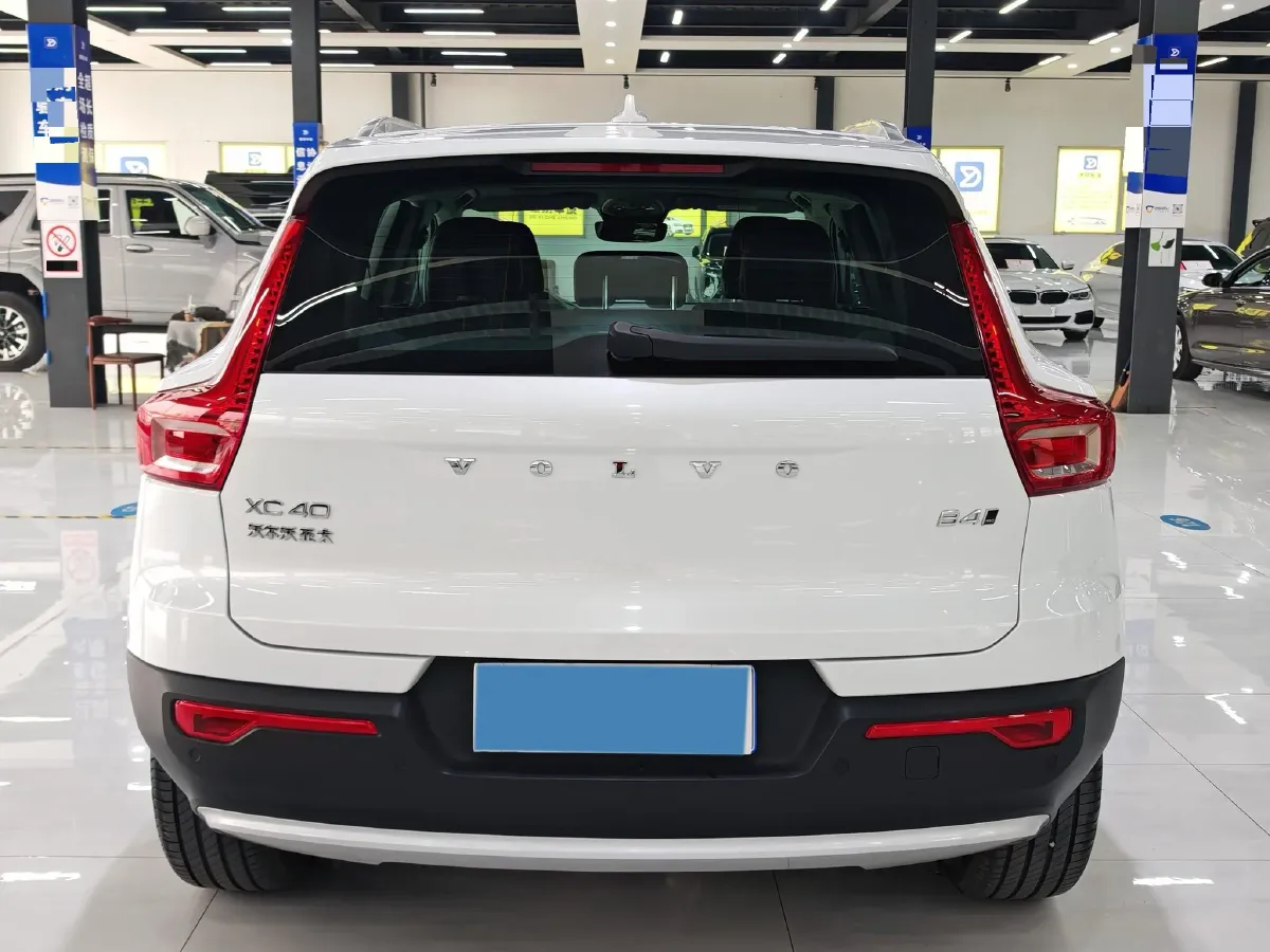 2024 Volvo XC40 2.0T 197HP L4 7DCT,autocango,china used car exporter,china ev exporter,chinese used car exporter,chinese used ev exporter