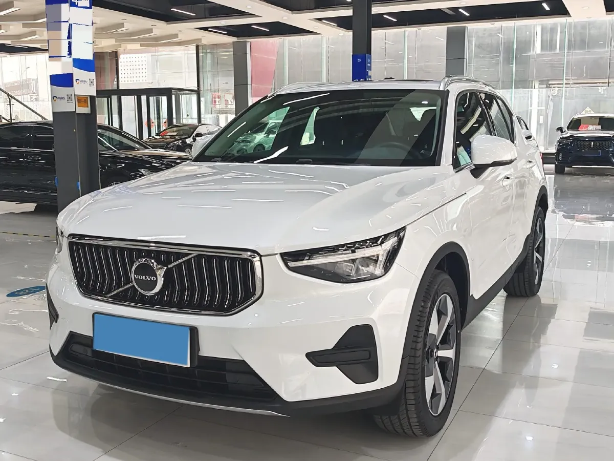 2024 Volvo XC40 2.0T 197HP L4 7DCT,autocango,china used car exporter,china ev exporter,chinese used car exporter,chinese used ev exporter