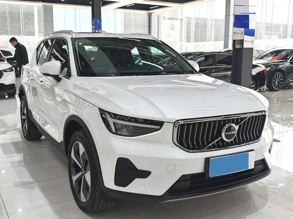 2024 Volvo XC40 2.0T 197HP L4 7DCT,autocango,china used car exporter,china ev exporter,chinese used car exporter,chinese used ev exporter
