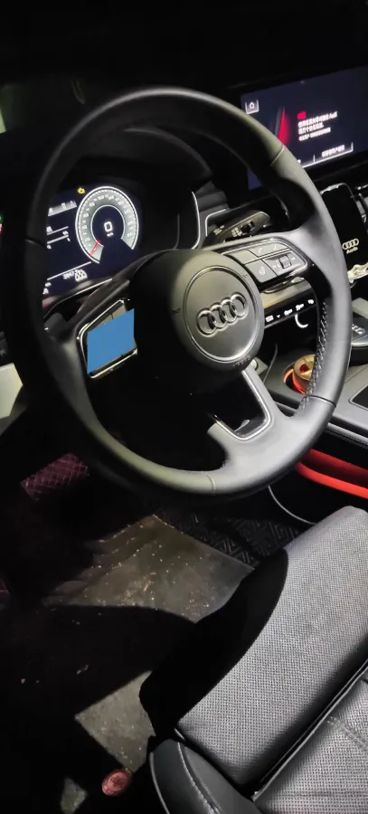 2022 Audi A4L 2.0T 190HP L4 7DCT,autocango,china used car exporter,china ev exporter,chinese used car exporter,chinese used ev exporter