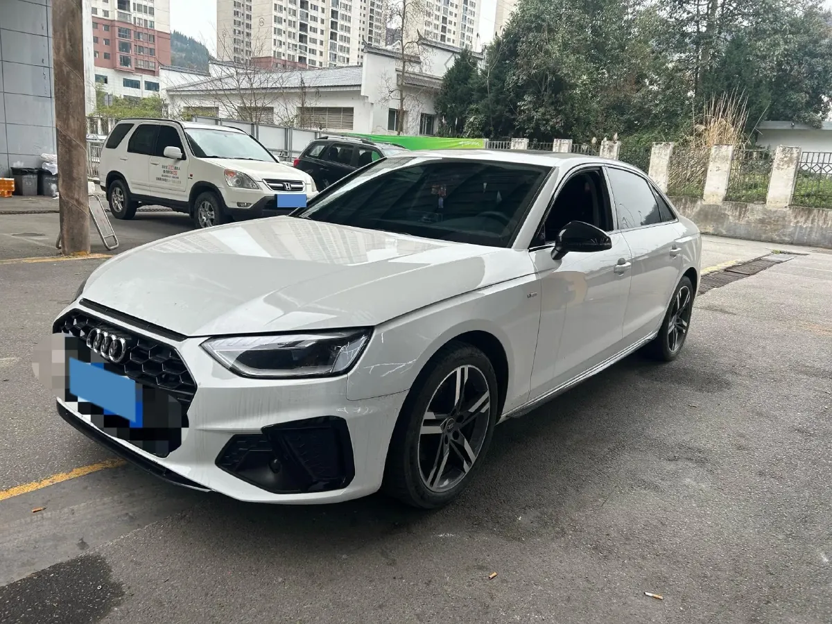 2022 Audi A4L 2.0T 190HP L4 7DCT,autocango,china used car exporter,china ev exporter,chinese used car exporter,chinese used ev exporter