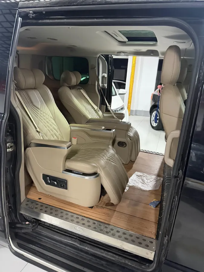 2023 Ford Tourneo 2.0T 220HP L4 9AT,autocango,china used car exporter,china ev exporter,chinese used car exporter,chinese used ev exporter