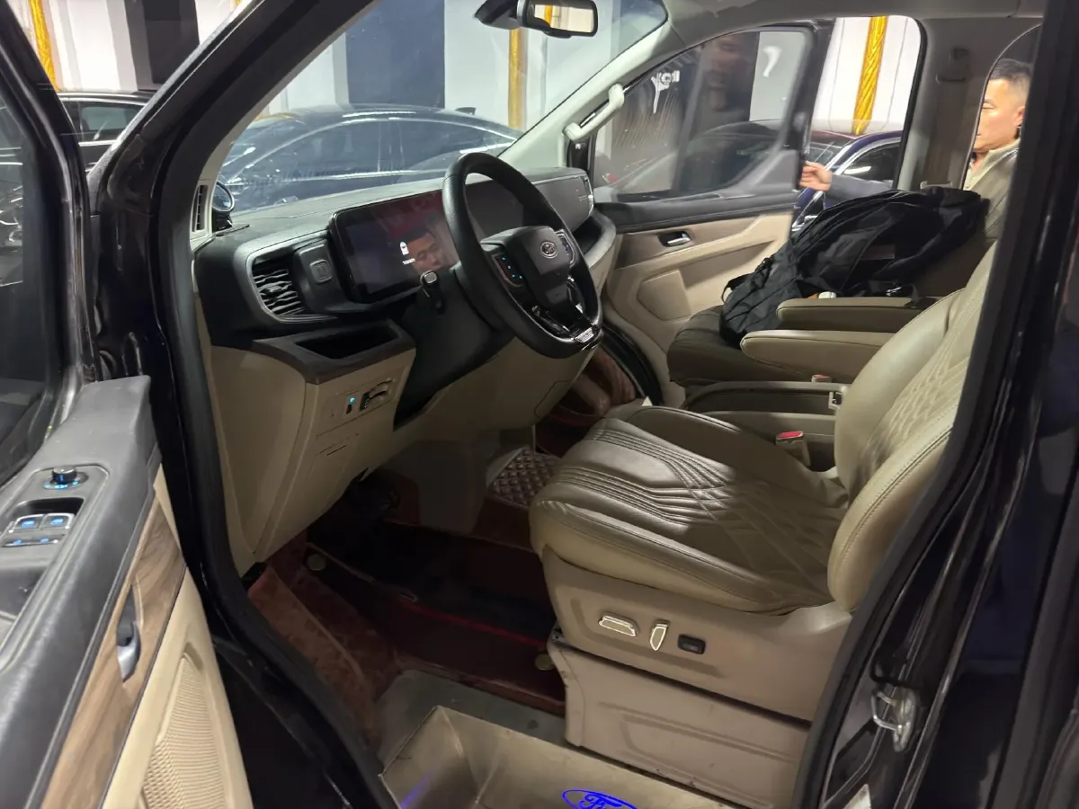 2023 Ford Tourneo 2.0T 220HP L4 9AT,autocango,china used car exporter,china ev exporter,chinese used car exporter,chinese used ev exporter