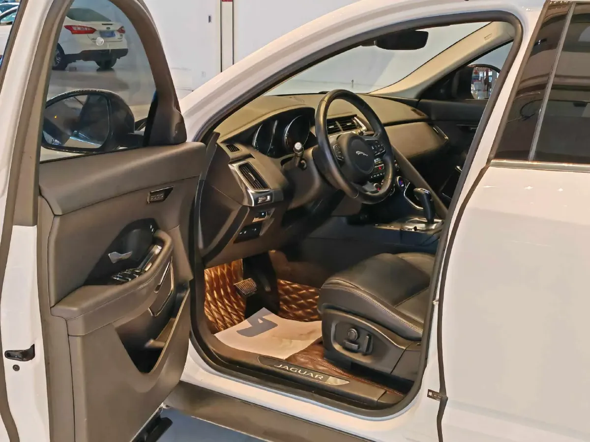 2018 Jaguar E-PACE 2.0T 249HP L4 9AT,autocango,china used car exporter,china ev exporter,chinese used car exporter,chinese used ev exporter