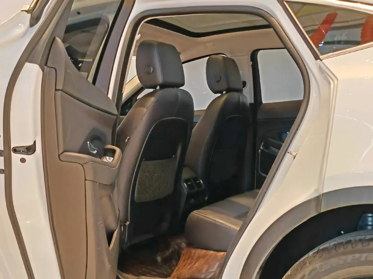 2018 Jaguar E-PACE 2.0T 249HP L4 9AT,autocango,china used car exporter,china ev exporter,chinese used car exporter,chinese used ev exporter