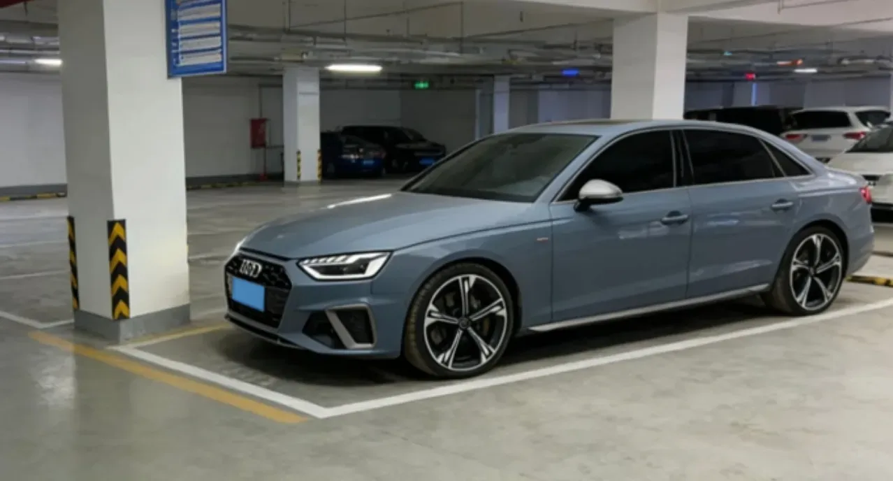 2022 Audi A4L 2.0T 190HP L4 7DCT,autocango,china used car exporter,china ev exporter,chinese used car exporter,chinese used ev exporter