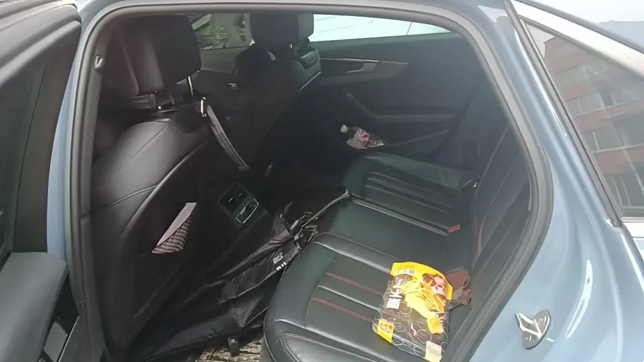 2022 Audi A4L 2.0T 190HP L4 7DCT,autocango,china used car exporter,china ev exporter,chinese used car exporter,chinese used ev exporter