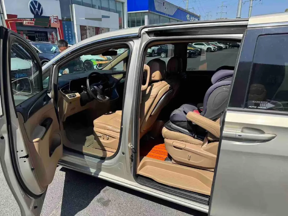 2021 Buick GL8 2.0T 237HP L4 9AT,autocango,china used car exporter,china ev exporter,chinese used car exporter,chinese used ev exporter