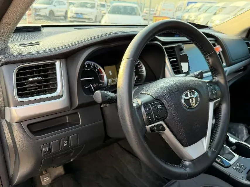 2017 Toyota Highlander 2.0T 220HP L4 6AT,autocango,china used car exporter,china ev exporter,chinese used car exporter,chinese used ev exporter