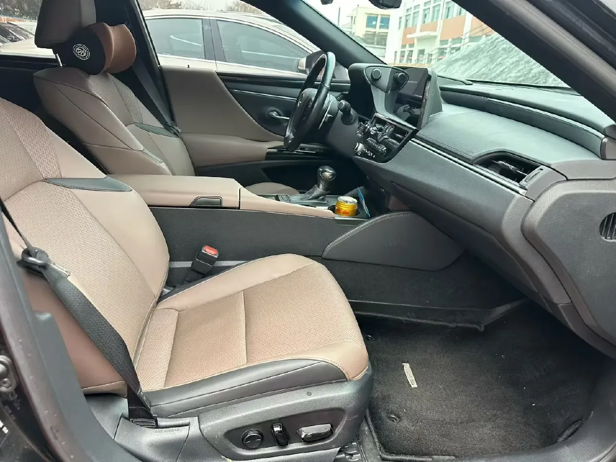 2023 Lexus ES 2.0L 173HP L4 CVT,autocango,china used car exporter,china ev exporter,chinese used car exporter,chinese used ev exporter