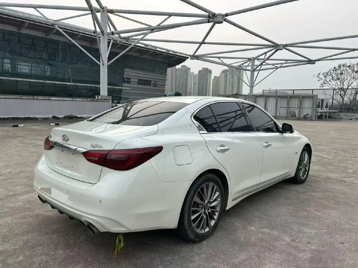 2018 Jeep Grand Commander 2.0T 265HP L4 9AT,autocango,china used car exporter,china ev exporter,chinese used car exporter,chinese used ev exporter