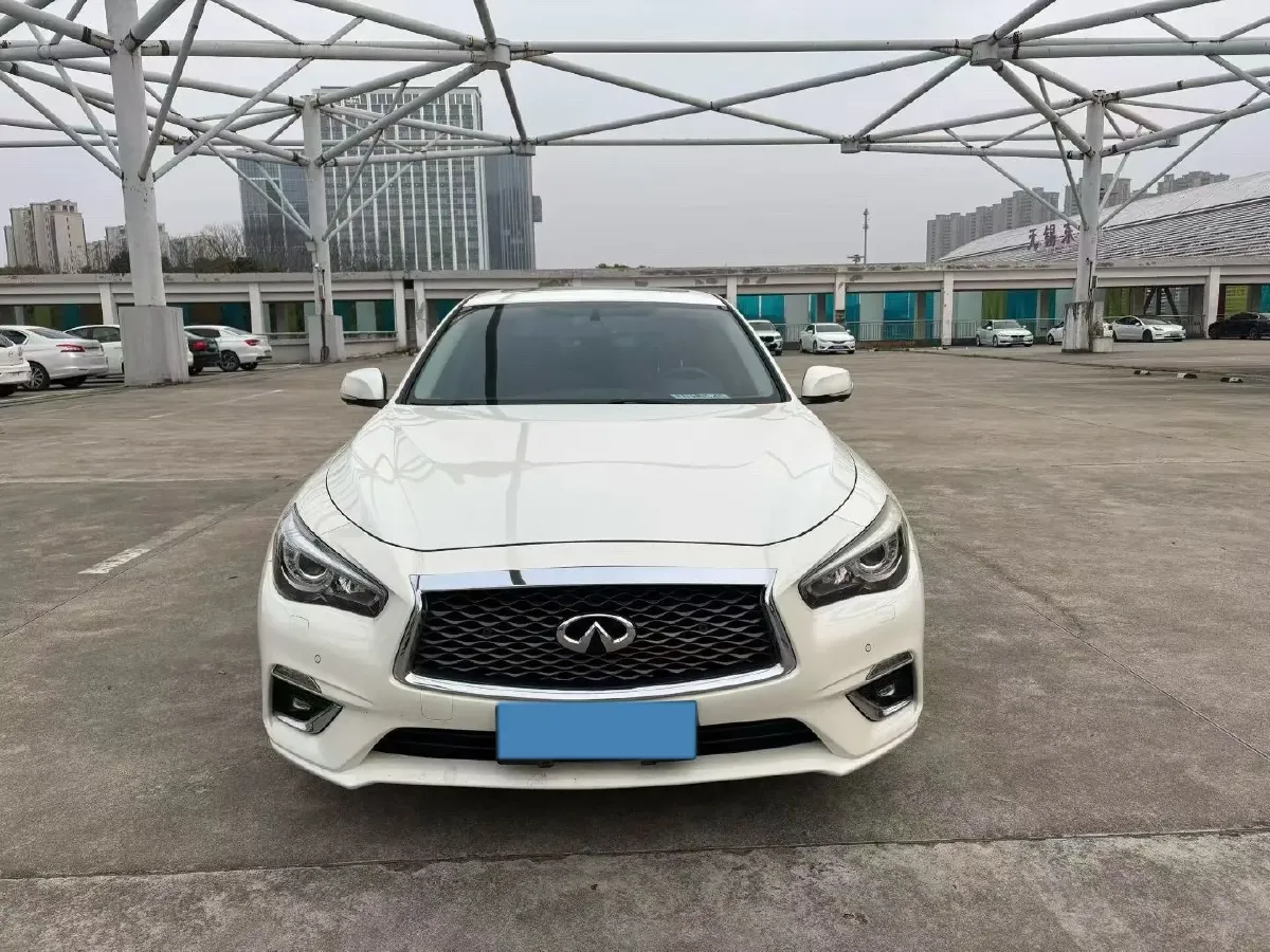 2018 Jeep Grand Commander 2.0T 265HP L4 9AT,autocango,china used car exporter,china ev exporter,chinese used car exporter,chinese used ev exporter