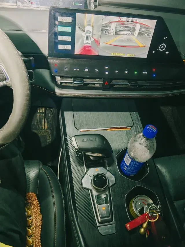 2021 ChangAn UNI-K 2.0T 233HP L4 8AT,autocango,china used car exporter,china ev exporter,chinese used car exporter,chinese used ev exporter