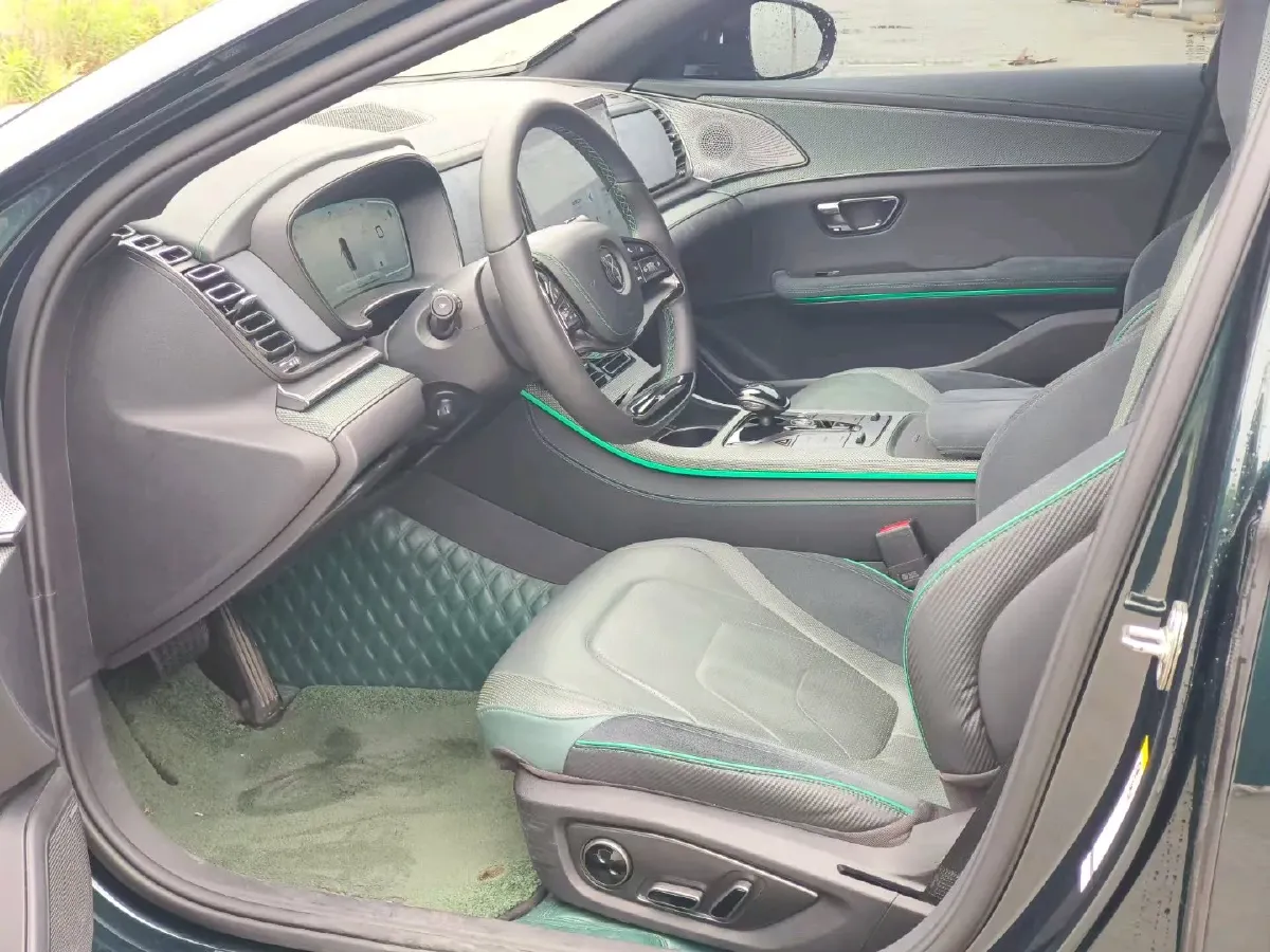 2022 Toyota Highlander 2.5L 192HP L4 E-CVT Hybrid,autocango,china used car exporter,china ev exporter,chinese used car exporter,chinese used ev exporter