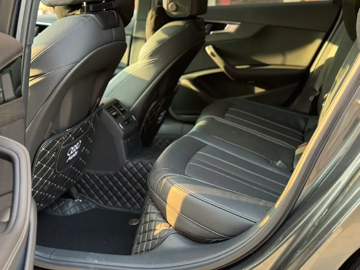 2023 Audi A4L 2.0T 190HP L4 7DCT,autocango,china used car exporter,china ev exporter,chinese used car exporter,chinese used ev exporter