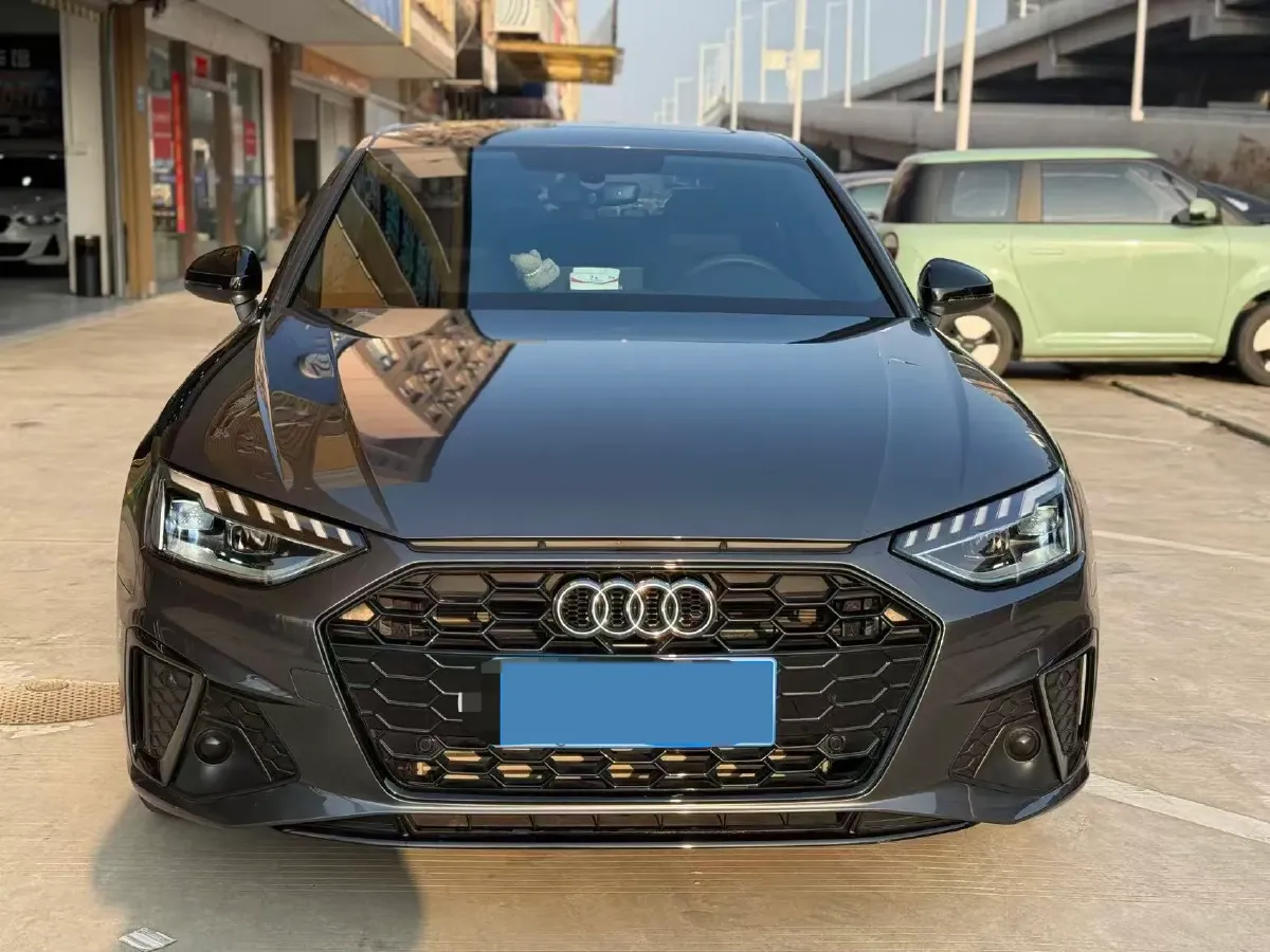 2023 Audi A4L 2.0T 190HP L4 7DCT,autocango,china used car exporter,china ev exporter,chinese used car exporter,chinese used ev exporter
