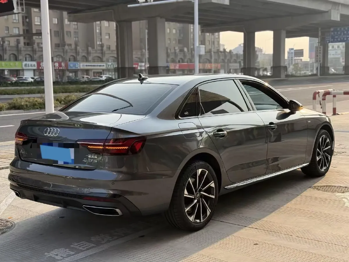 2023 Audi A4L 2.0T 190HP L4 7DCT,autocango,china used car exporter,china ev exporter,chinese used car exporter,chinese used ev exporter