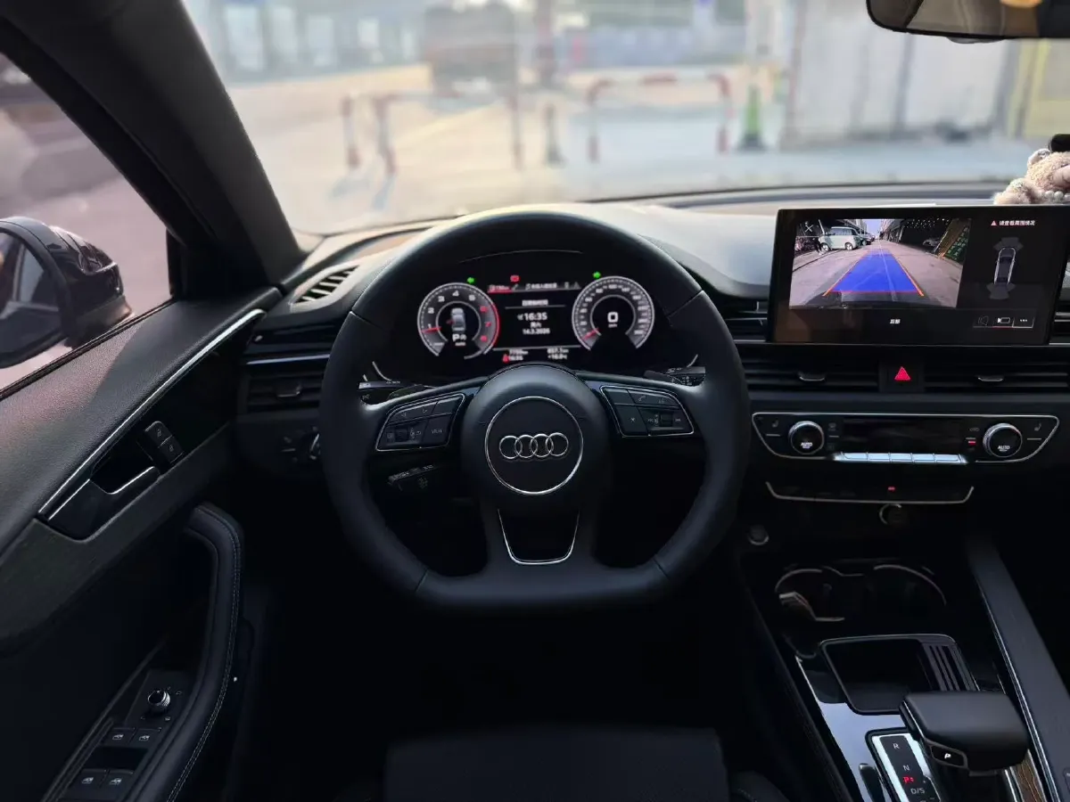 2023 Audi A4L 2.0T 190HP L4 7DCT,autocango,china used car exporter,china ev exporter,chinese used car exporter,chinese used ev exporter