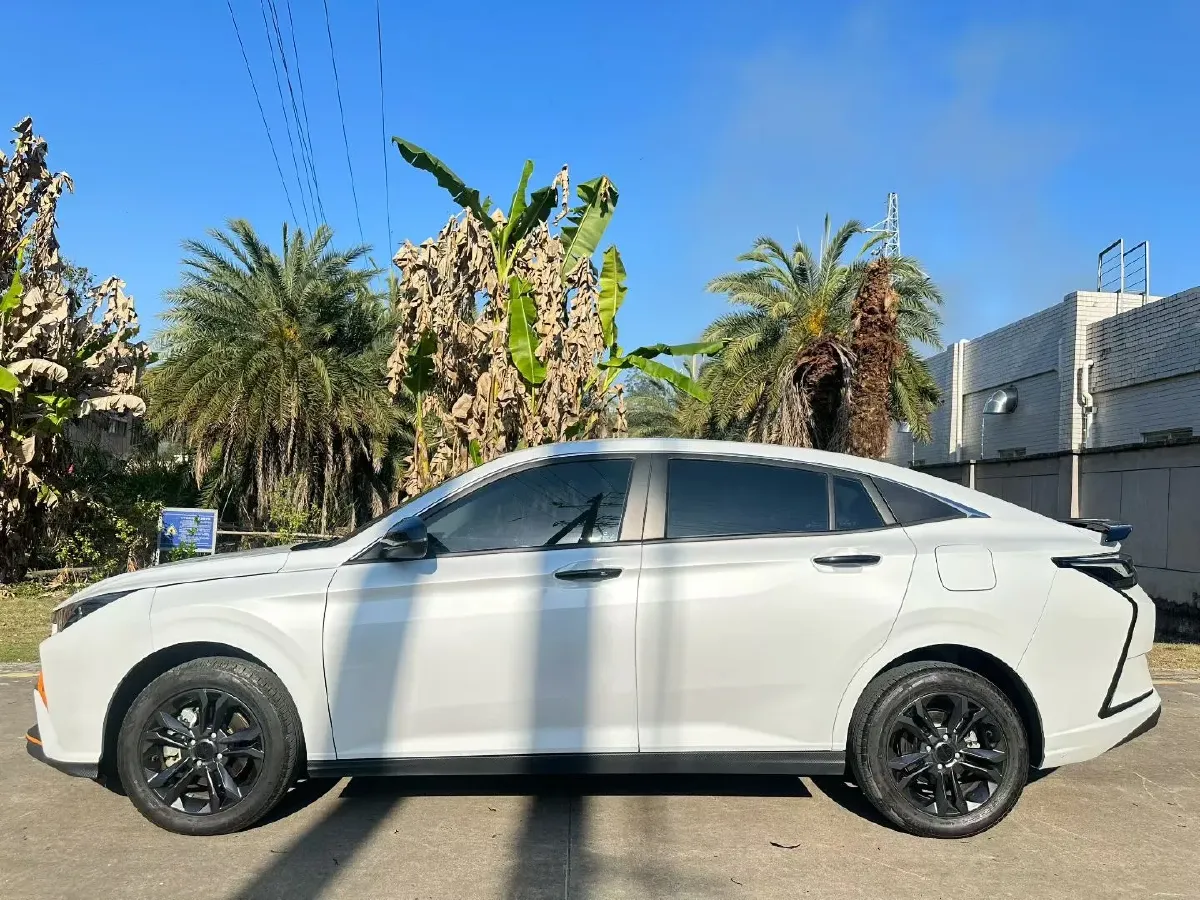 2023 DongFeng Aeolus YiXuan 1.5L 125HP L4 6DCT,autocango,china used car exporter,china ev exporter,chinese used car exporter,chinese used ev exporter