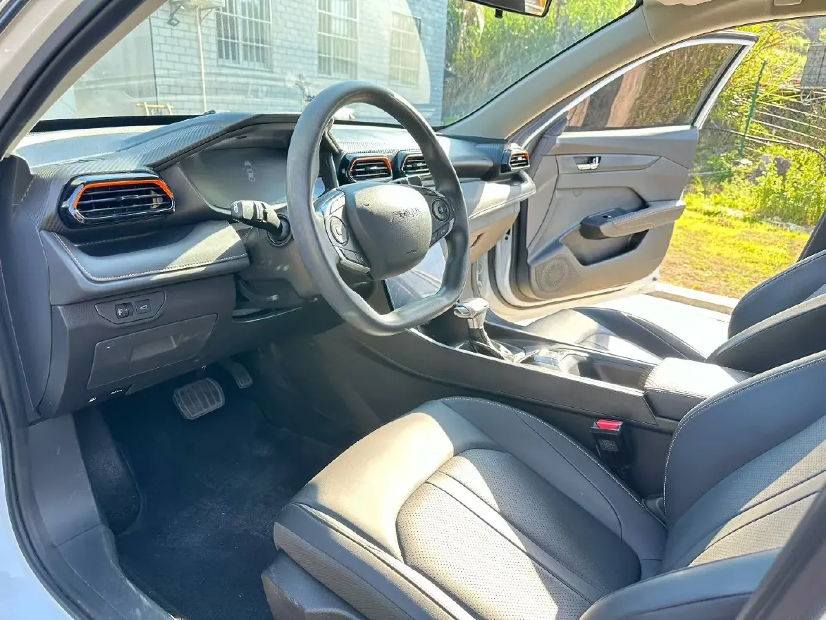 2023 DongFeng Aeolus YiXuan 1.5L 125HP L4 6DCT,autocango,china used car exporter,china ev exporter,chinese used car exporter,chinese used ev exporter