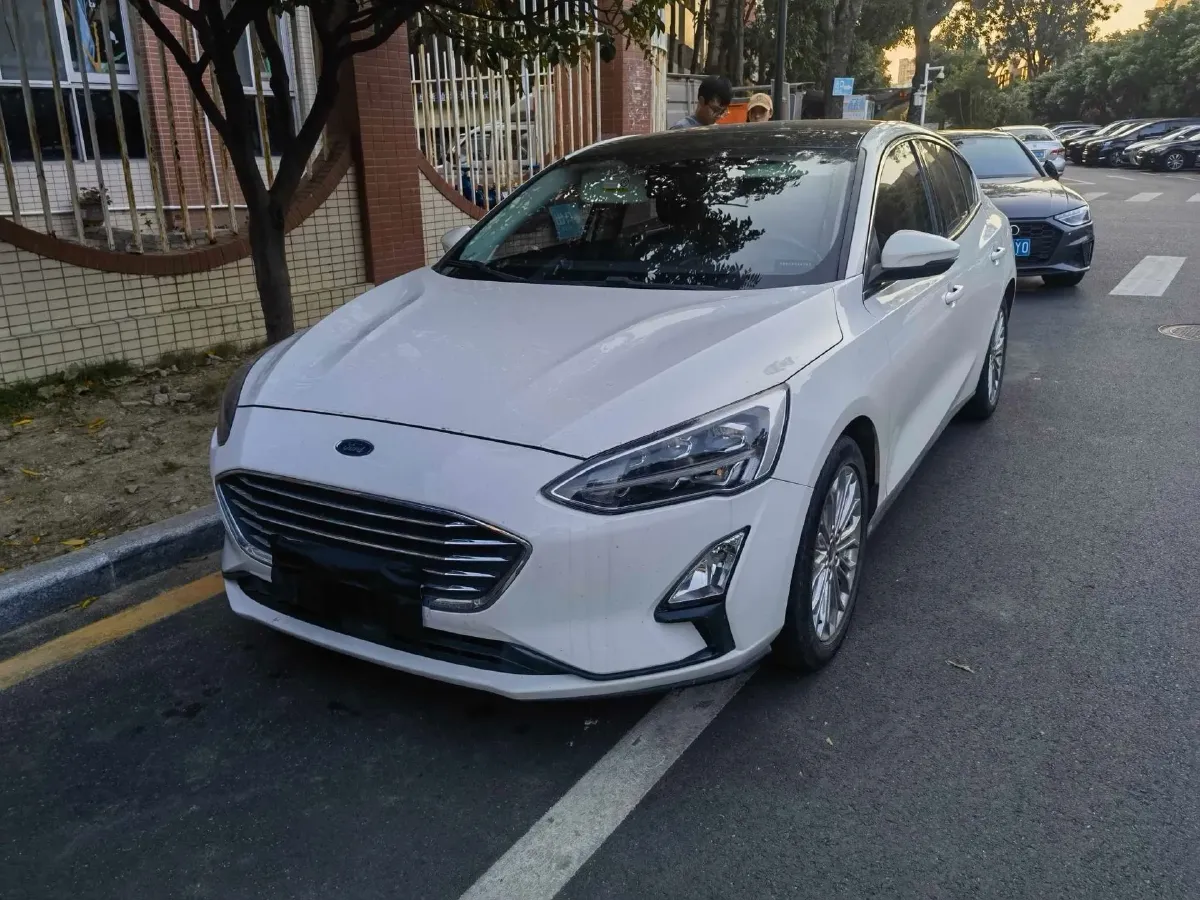 2020 Ford Focus 1.5T 174HP L3 8AT,autocango,china used car exporter,china ev exporter,chinese used car exporter,chinese used ev exporter