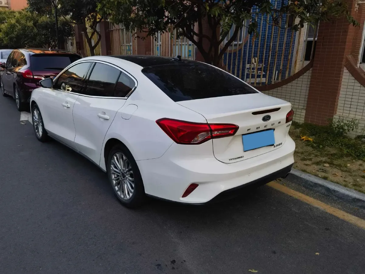 2020 Ford Focus 1.5T 174HP L3 8AT,autocango,china used car exporter,china ev exporter,chinese used car exporter,chinese used ev exporter