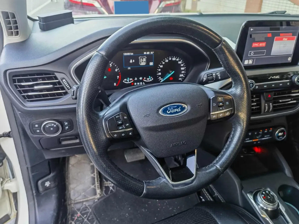 2020 Ford Focus 1.5T 174HP L3 8AT,autocango,china used car exporter,china ev exporter,chinese used car exporter,chinese used ev exporter