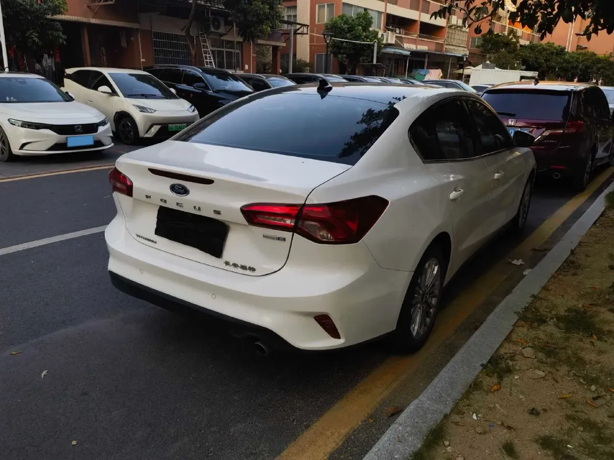 2020 Ford Focus 1.5T 174HP L3 8AT,autocango,china used car exporter,china ev exporter,chinese used car exporter,chinese used ev exporter