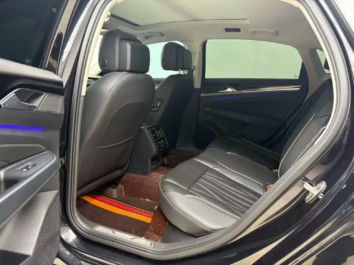 2023 Volkswagen Passat 2.0T 186HP L4 7DCT,autocango,china used car exporter,china ev exporter,chinese used car exporter,chinese used ev exporter