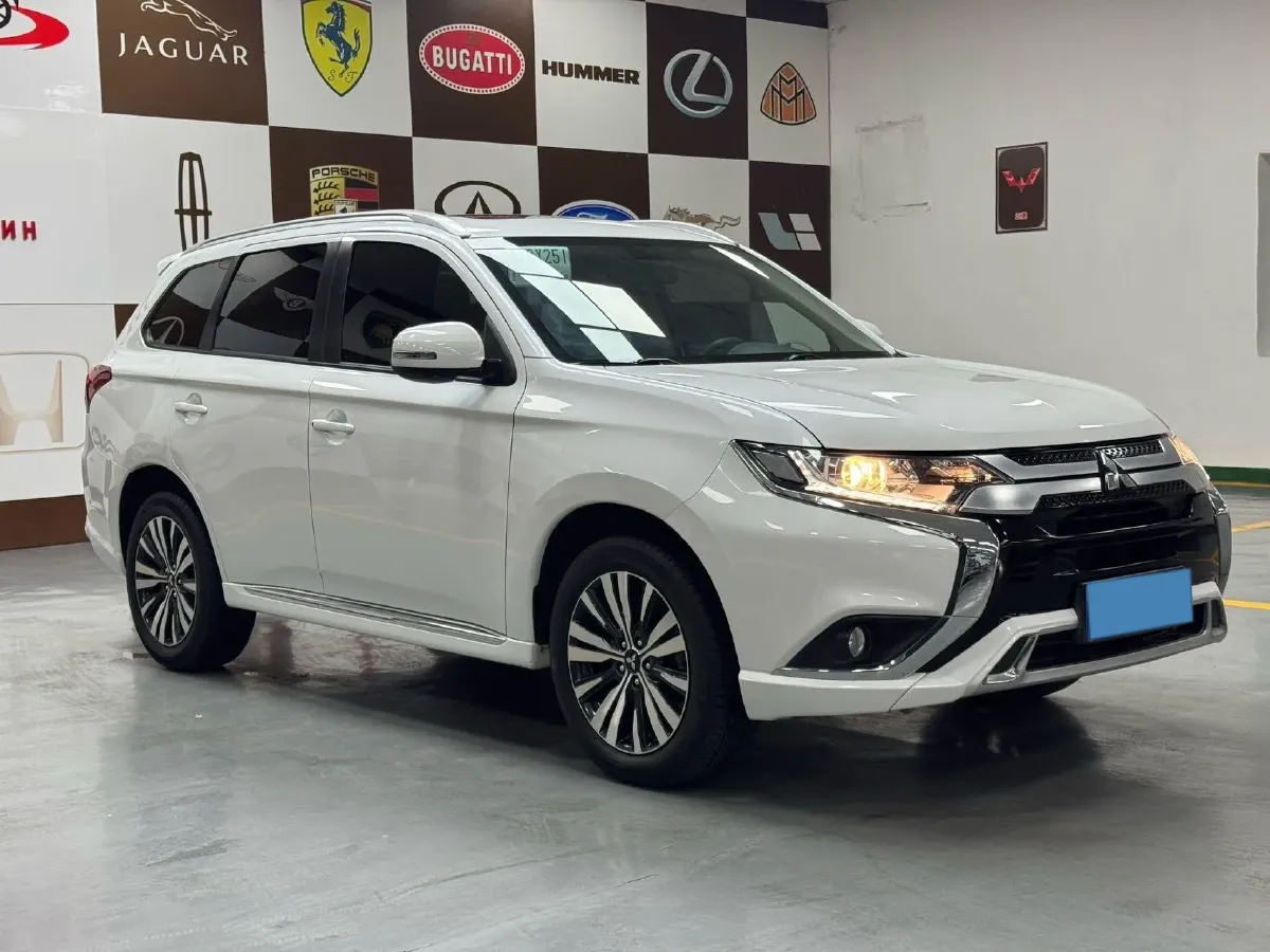 2021 Mitsubishi Outlander 2.0L 166HP L4 CVT,autocango,china used car exporter,china ev exporter,chinese used car exporter,chinese used ev exporter