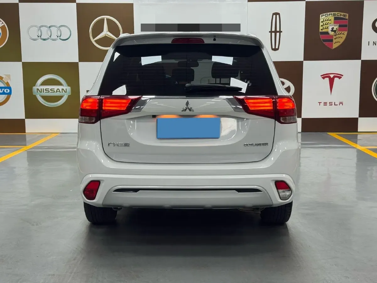 2021 Mitsubishi Outlander 2.0L 166HP L4 CVT,autocango,china used car exporter,china ev exporter,chinese used car exporter,chinese used ev exporter