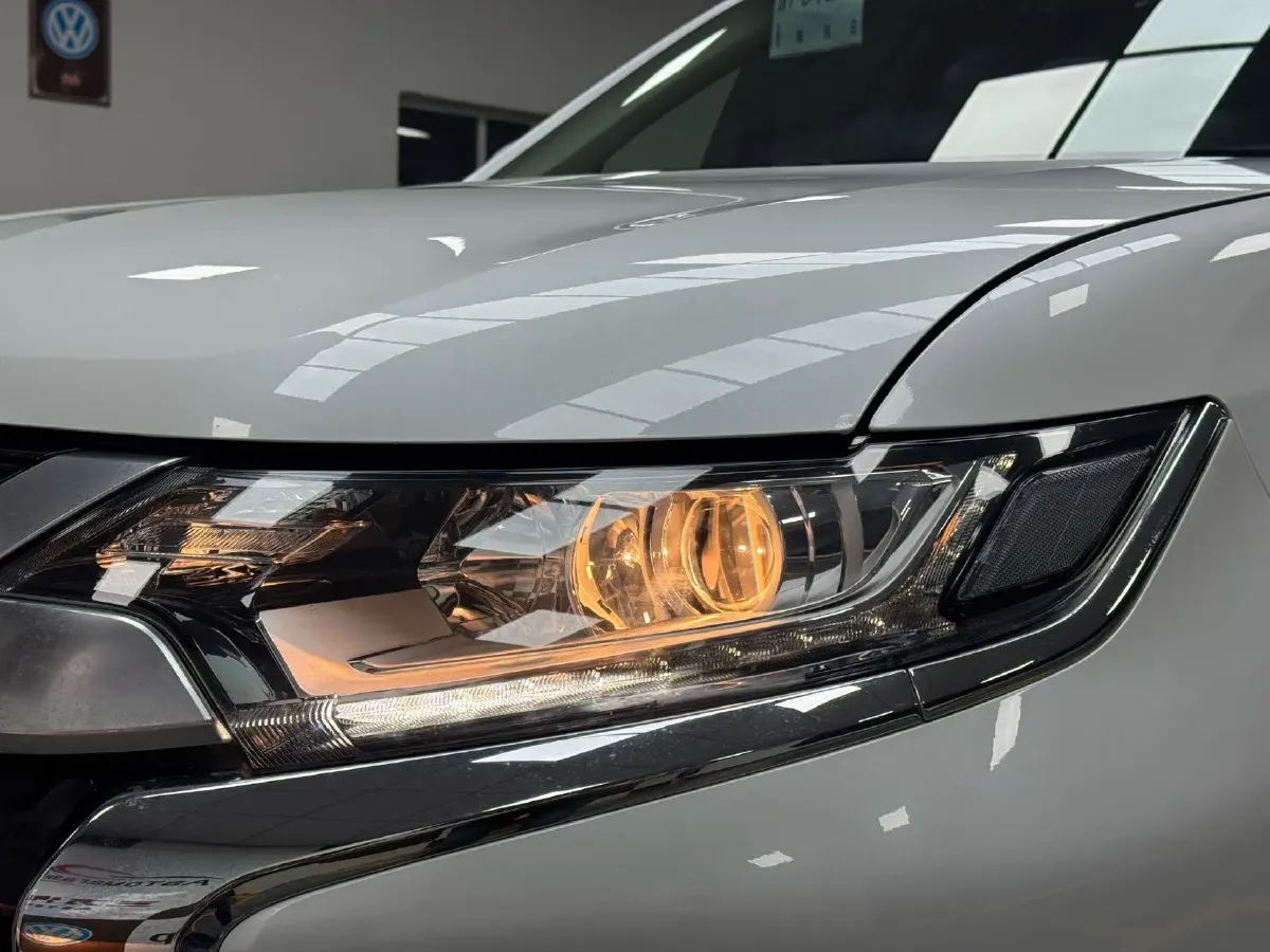 2021 Mitsubishi Outlander 2.0L 166HP L4 CVT,autocango,china used car exporter,china ev exporter,chinese used car exporter,chinese used ev exporter