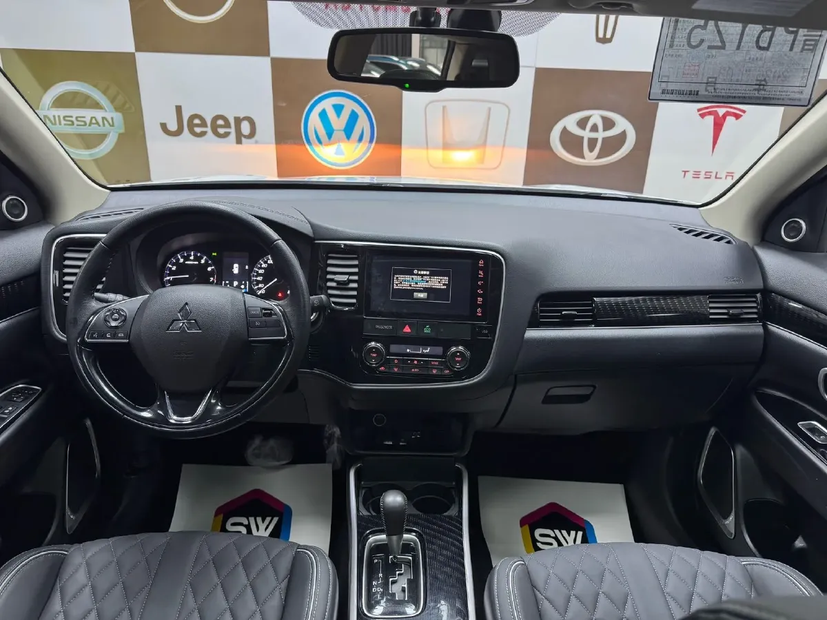 2021 Mitsubishi Outlander 2.0L 166HP L4 CVT,autocango,china used car exporter,china ev exporter,chinese used car exporter,chinese used ev exporter