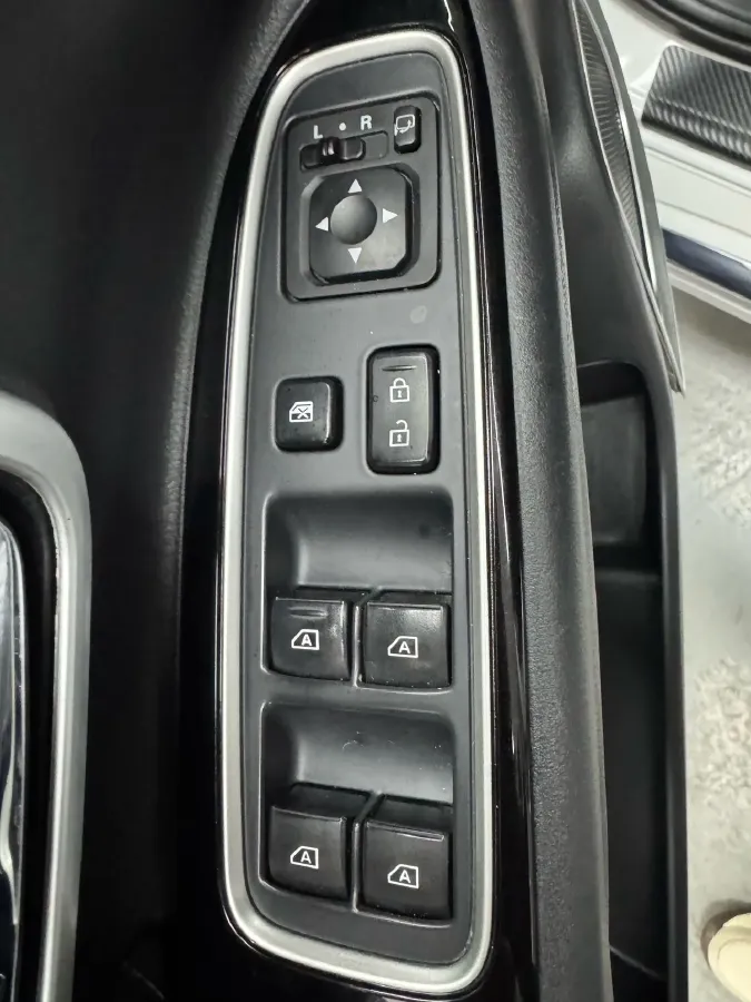 2021 Mitsubishi Outlander 2.0L 166HP L4 CVT,autocango,china used car exporter,china ev exporter,chinese used car exporter,chinese used ev exporter