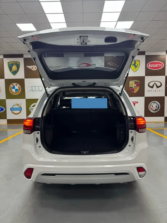 2021 Mitsubishi Outlander 2.0L 166HP L4 CVT,autocango,china used car exporter,china ev exporter,chinese used car exporter,chinese used ev exporter