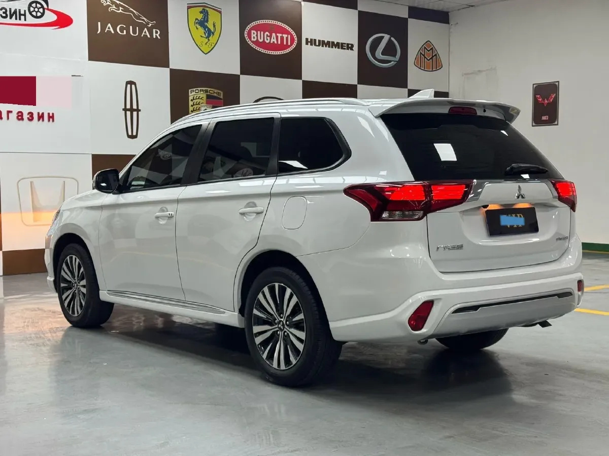 2021 Mitsubishi Outlander 2.0L 166HP L4 CVT,autocango,china used car exporter,china ev exporter,chinese used car exporter,chinese used ev exporter