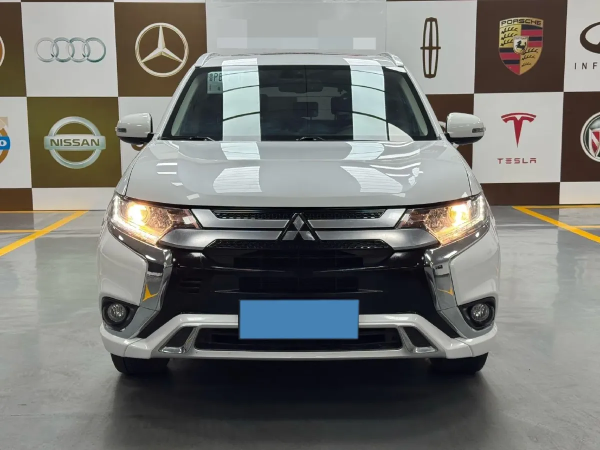 2021 Mitsubishi Outlander 2.0L 166HP L4 CVT,autocango,china used car exporter,china ev exporter,chinese used car exporter,chinese used ev exporter