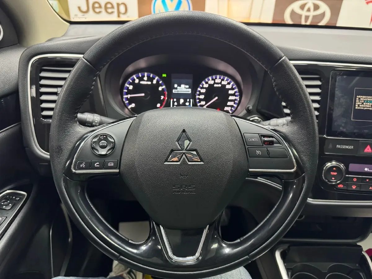 2021 Mitsubishi Outlander 2.0L 166HP L4 CVT,autocango,china used car exporter,china ev exporter,chinese used car exporter,chinese used ev exporter